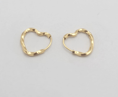 O que torna o brinco argola ouro 18k uma escolha atemporal para crianças?